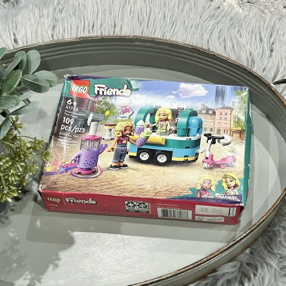 LEGO FRIENDS 41733: Mobile Bubble Tea Shop NEW- in damaged Box